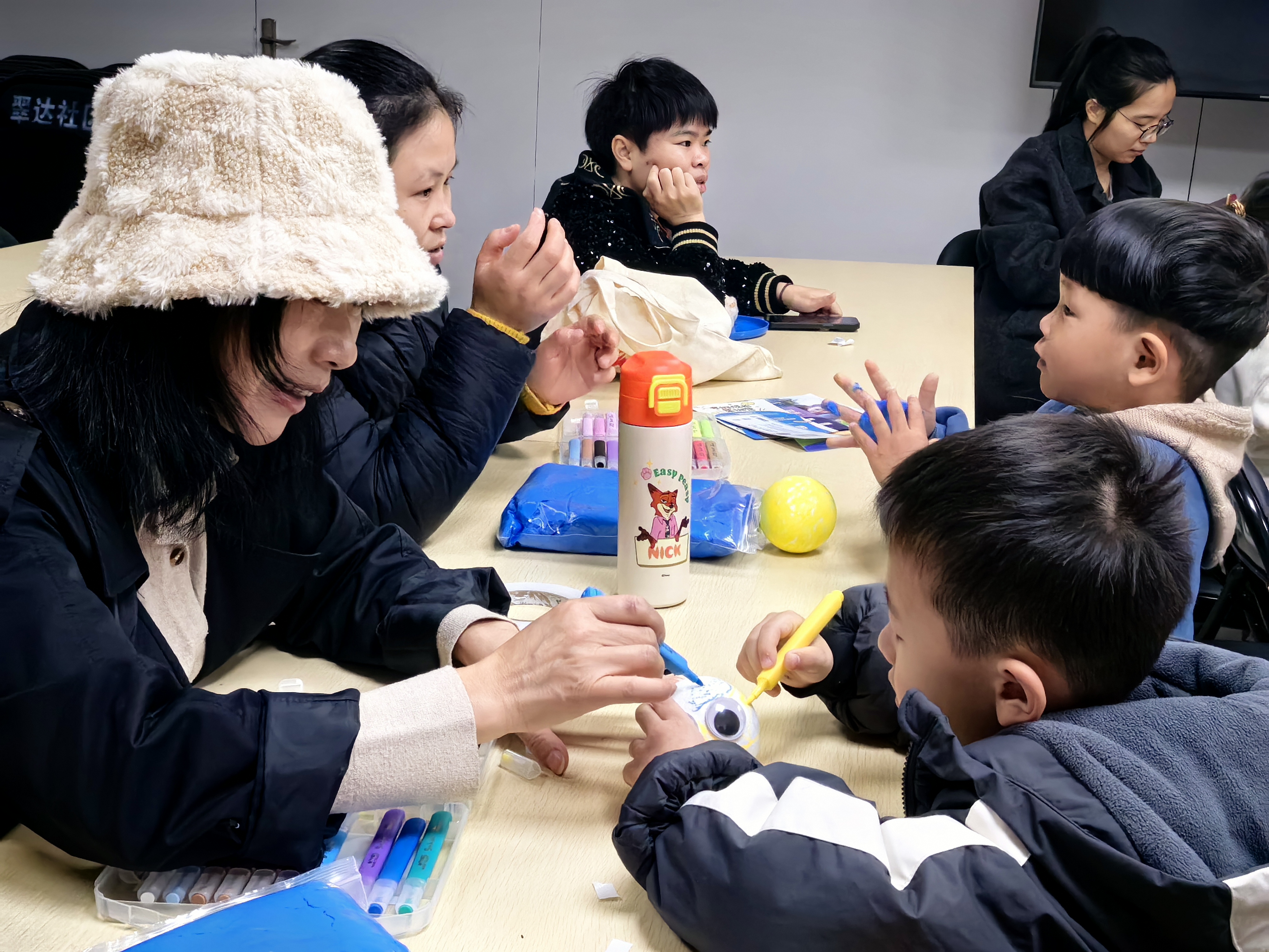 翠达社区开展“超能海战队”趣味课堂2.jpg 翠达社区开展“超能海战队”趣味课堂2.jpg