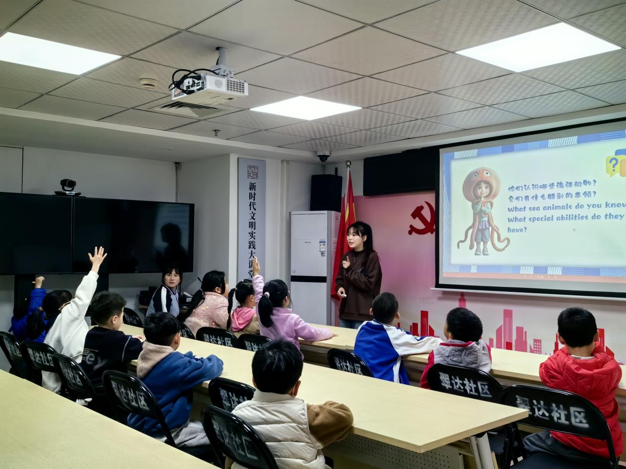 翠达社区开展“超能海战队”趣味课堂1.jpg 翠达社区开展“超能海战队”趣味课堂1.jpg