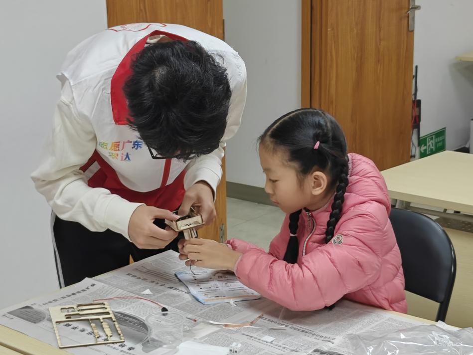 雨水 “小哨兵”—青少年科学探索工坊1.jpg 雨水 “小哨兵”—青少年科学探索工坊1.jpg