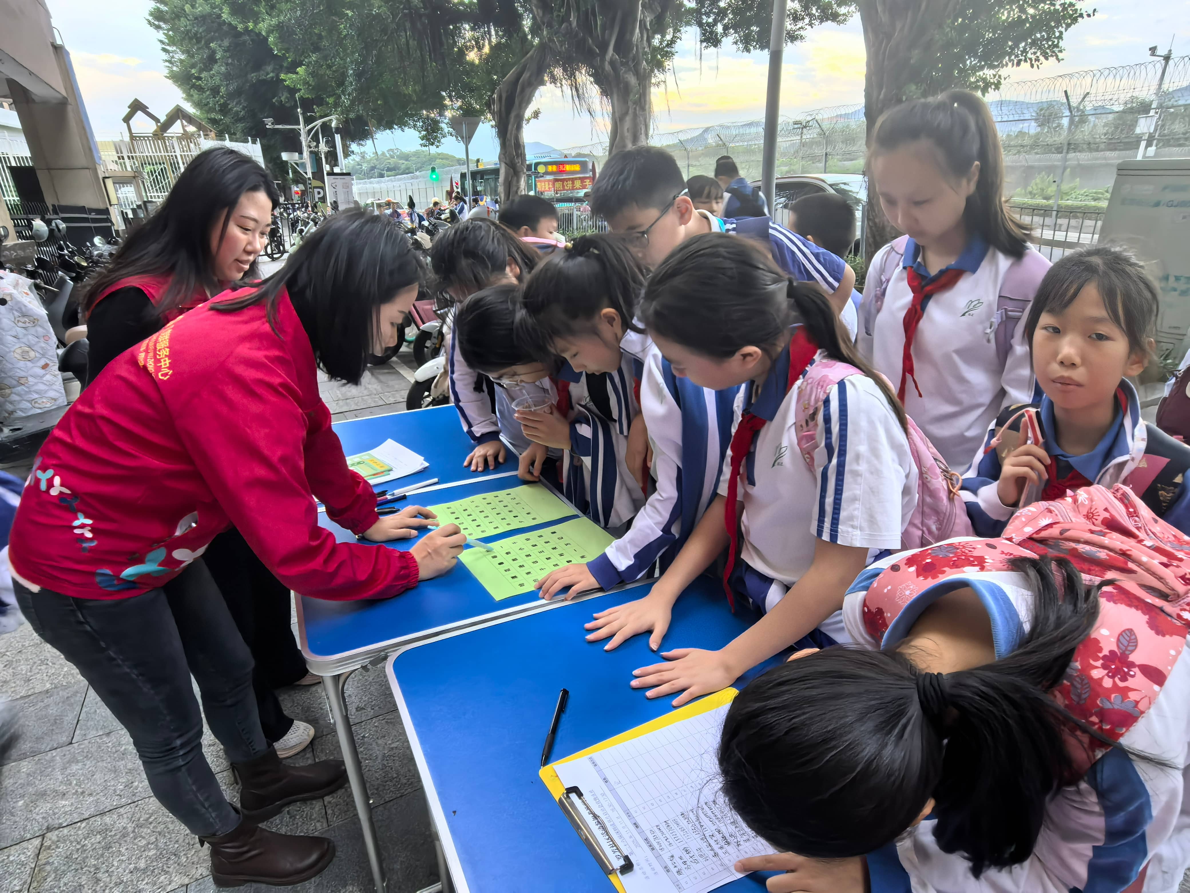 宫格找书名游戏(1).jpg 宫格找书名游戏(1).jpg