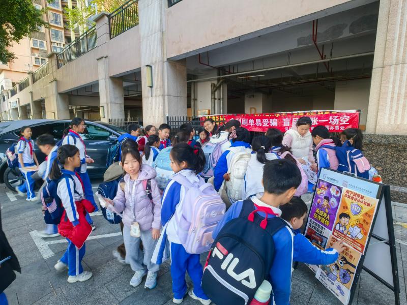 现场氛围.jpg 现场氛围.jpg