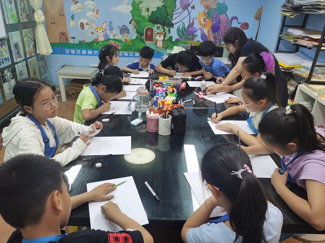 画画场景.jpg 画画场景.jpg