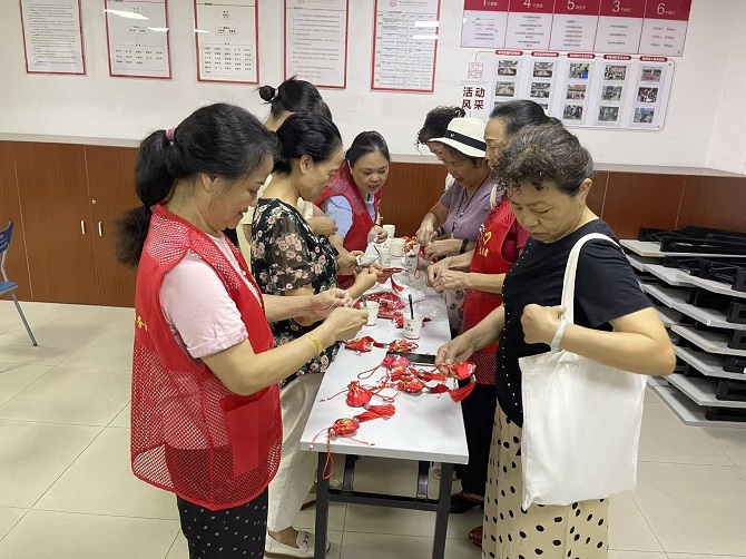 手工互动.jpg 手工互动.jpg