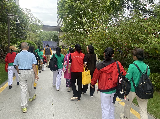 一起游园.jpg 一起游园.jpg