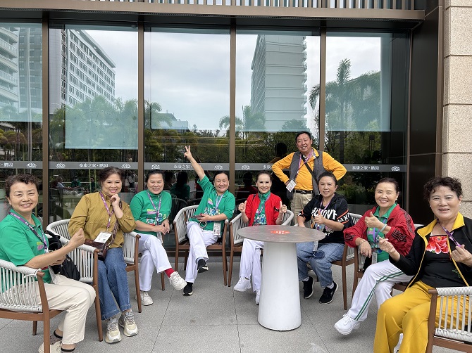 园中小憩.jpg 园中小憩.jpg