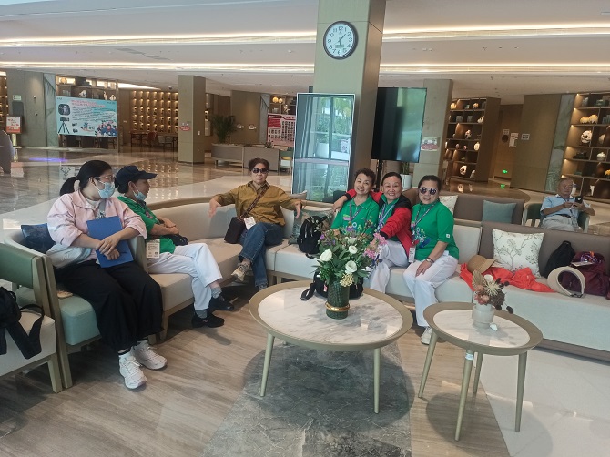 温馨的交流环节.jpg 温馨的交流环节.jpg