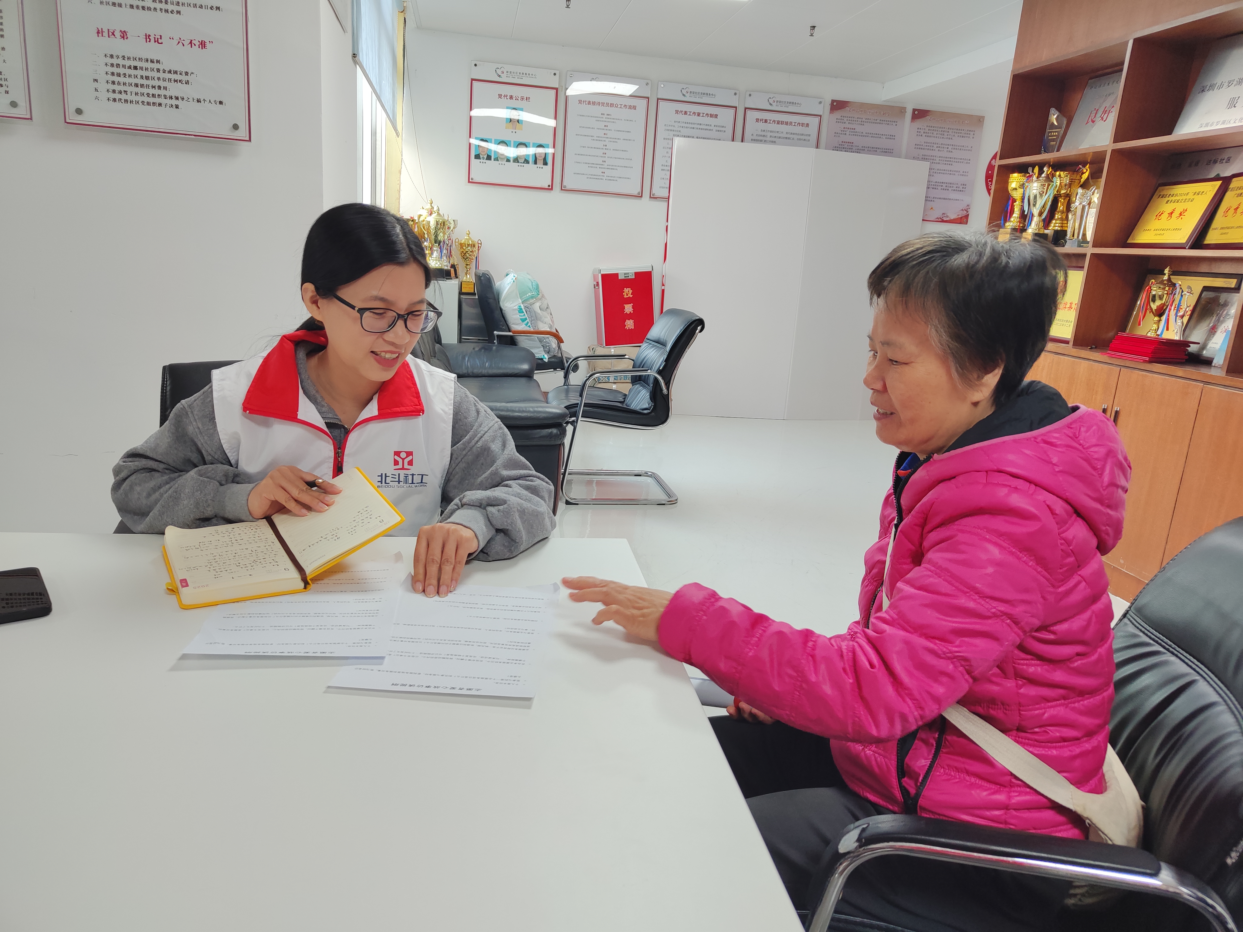 爱心故事采访朱小玲.jpg 爱心故事采访朱小玲.jpg