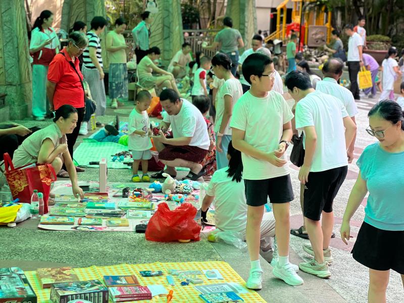 热闹现场.jpg 热闹现场.jpg