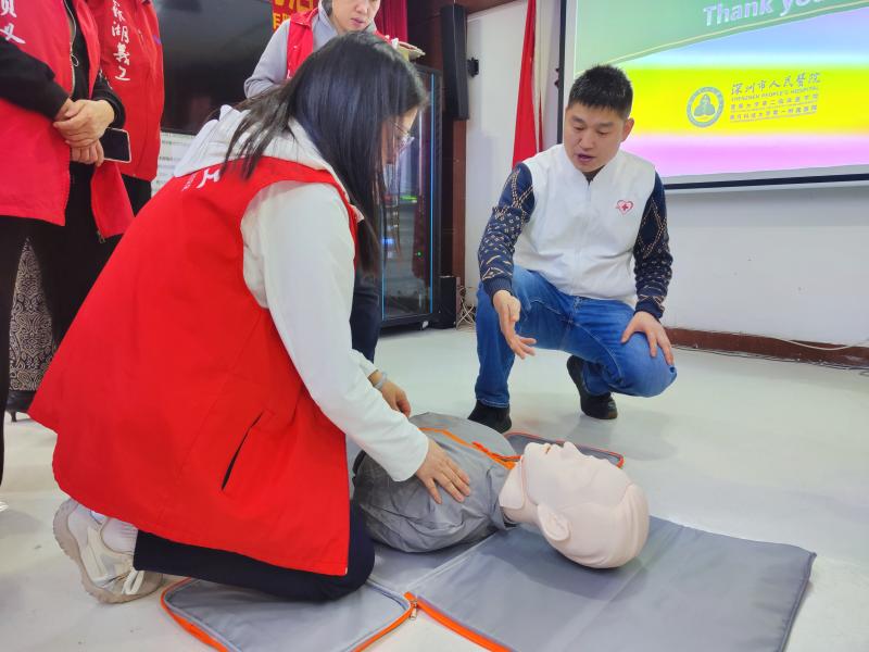 心肺复苏实操.jpg