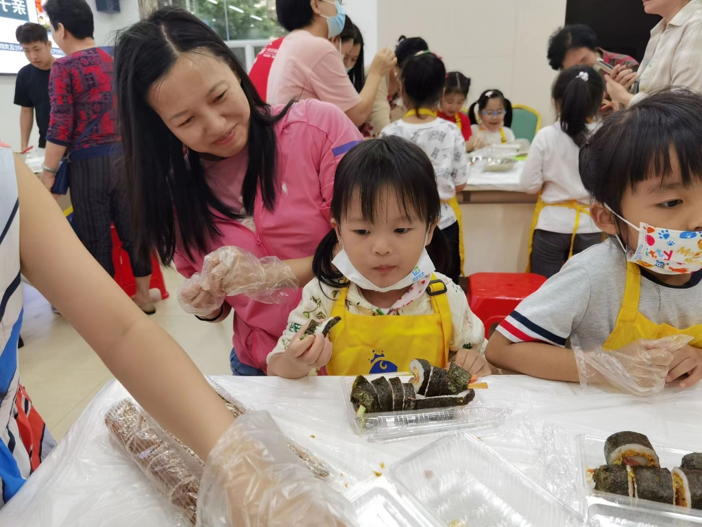 我亲手制作的寿司就是香！