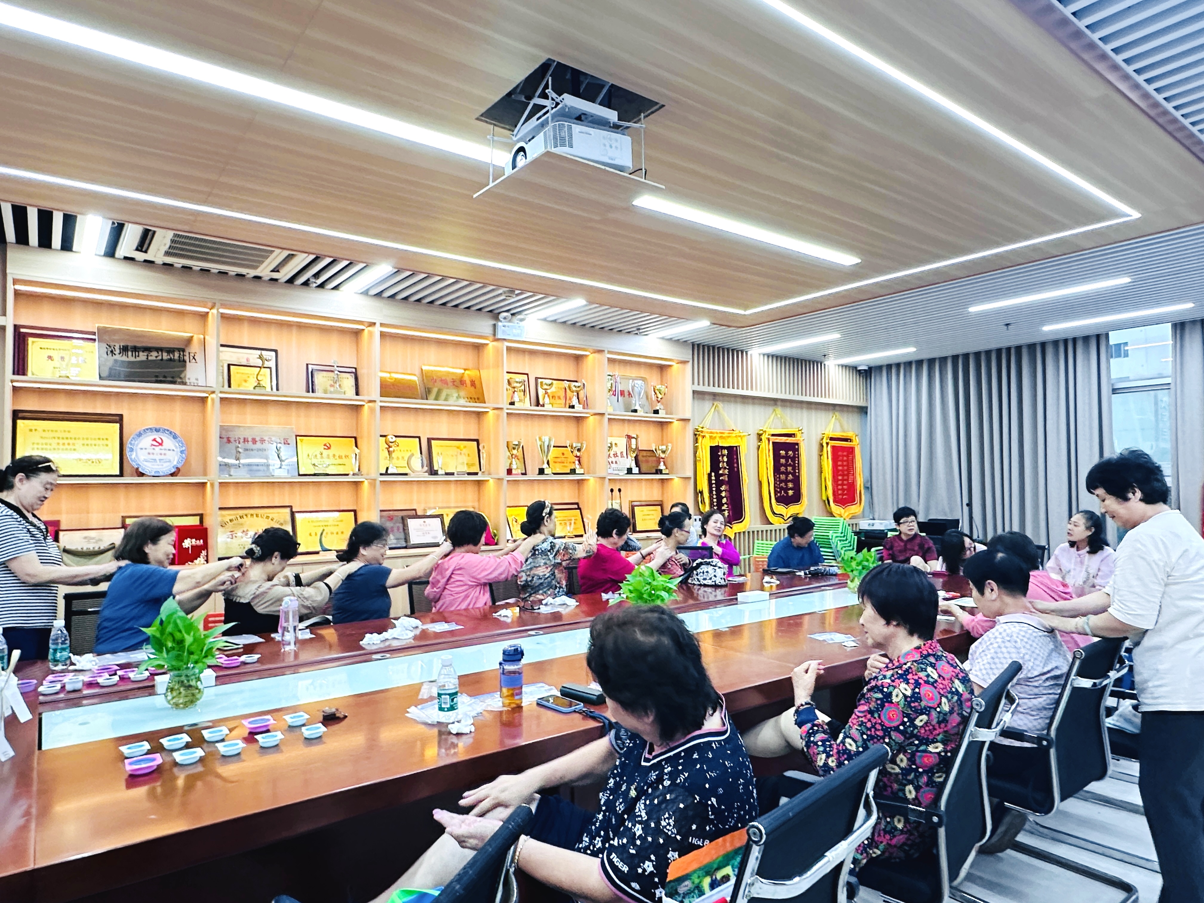 现场体验精油按摩.jpg 现场体验精油按摩.jpg