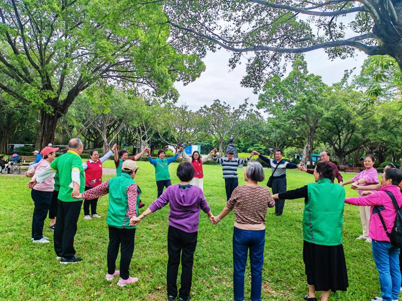 舞蹈1.jpg 舞蹈1.jpg