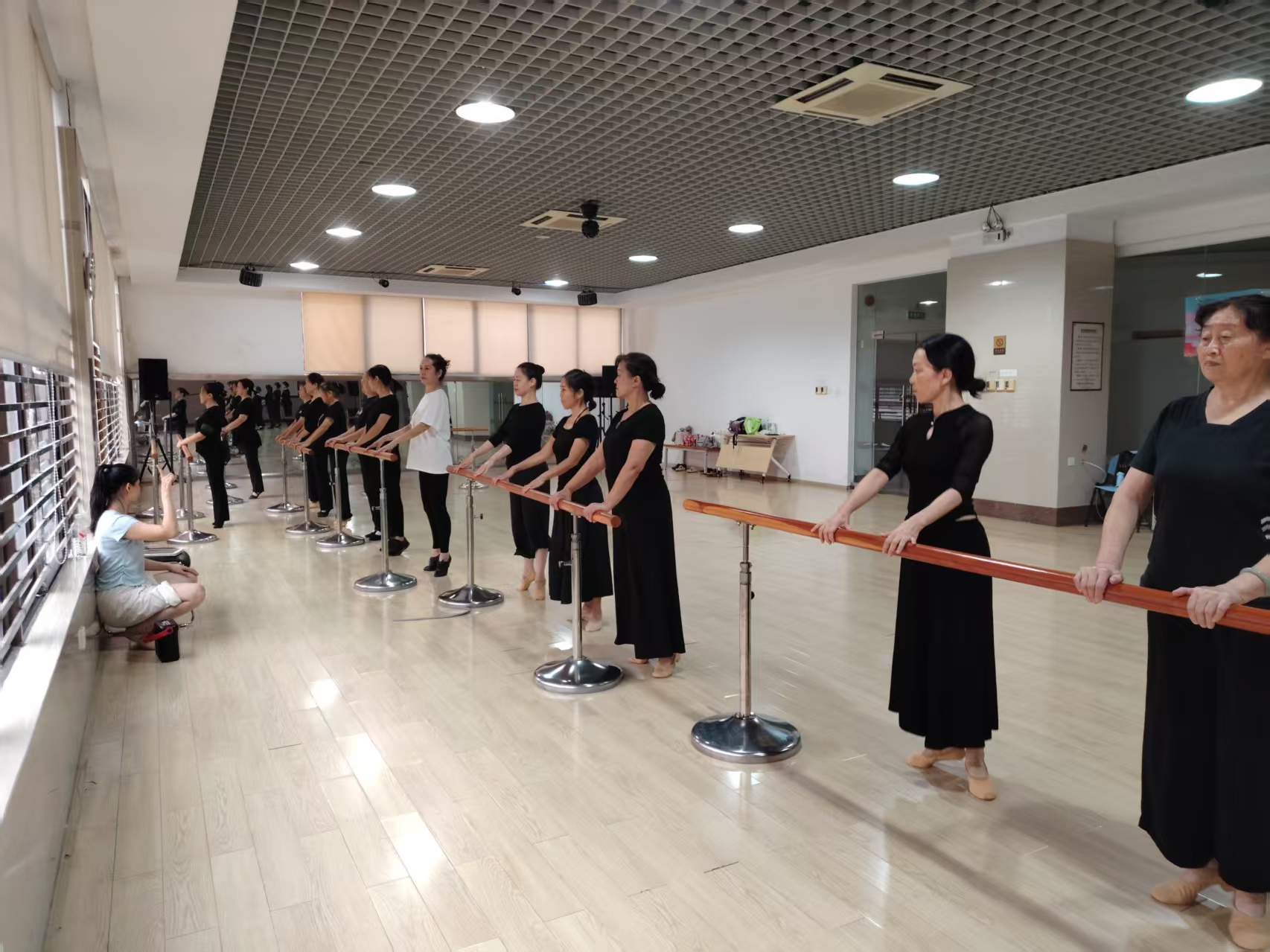 微信图片_20251021142921_45_45.jpg 微信图片_20251021142921_45_45.jpg