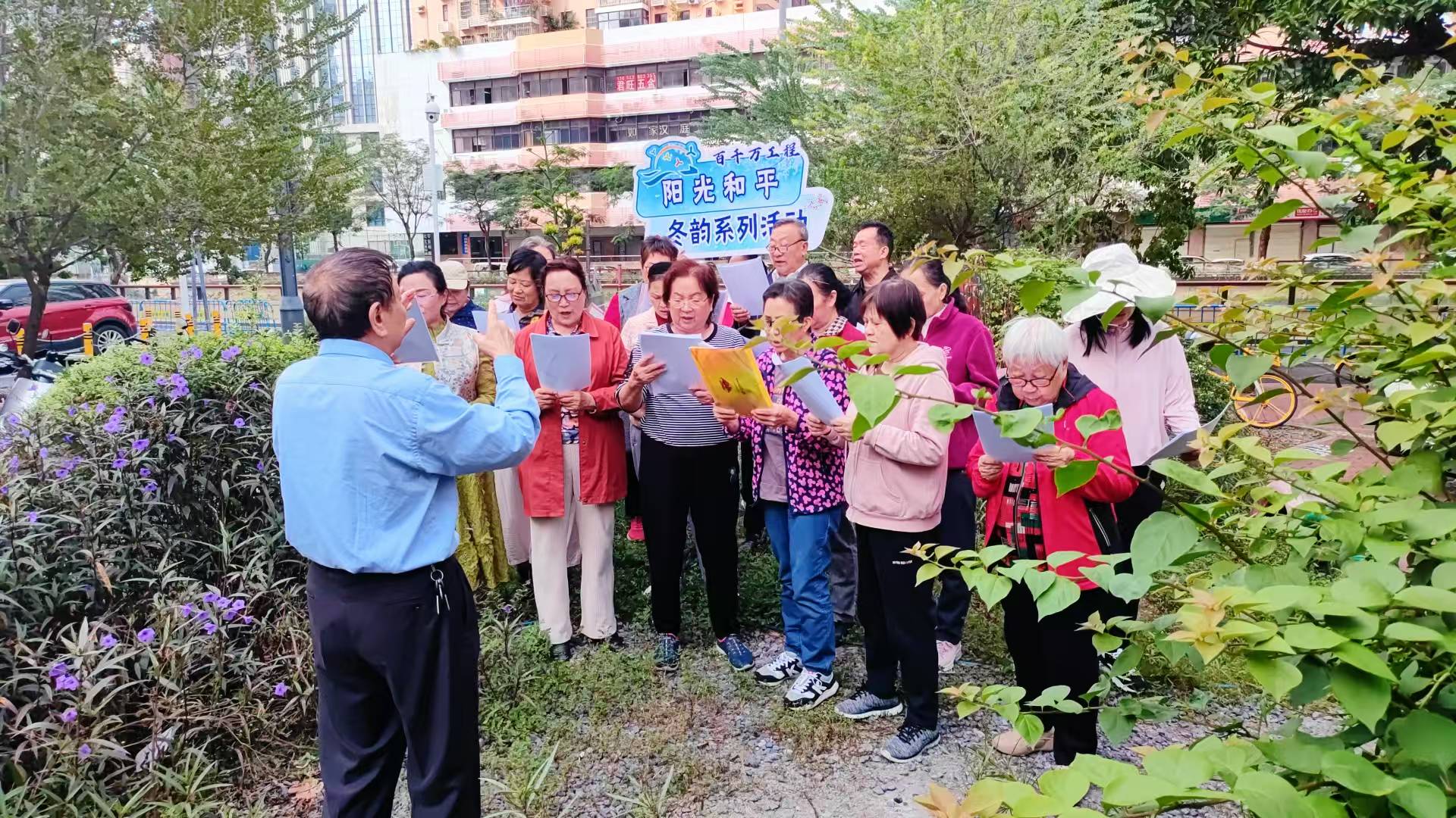 合唱照片.jpg 合唱照片.jpg