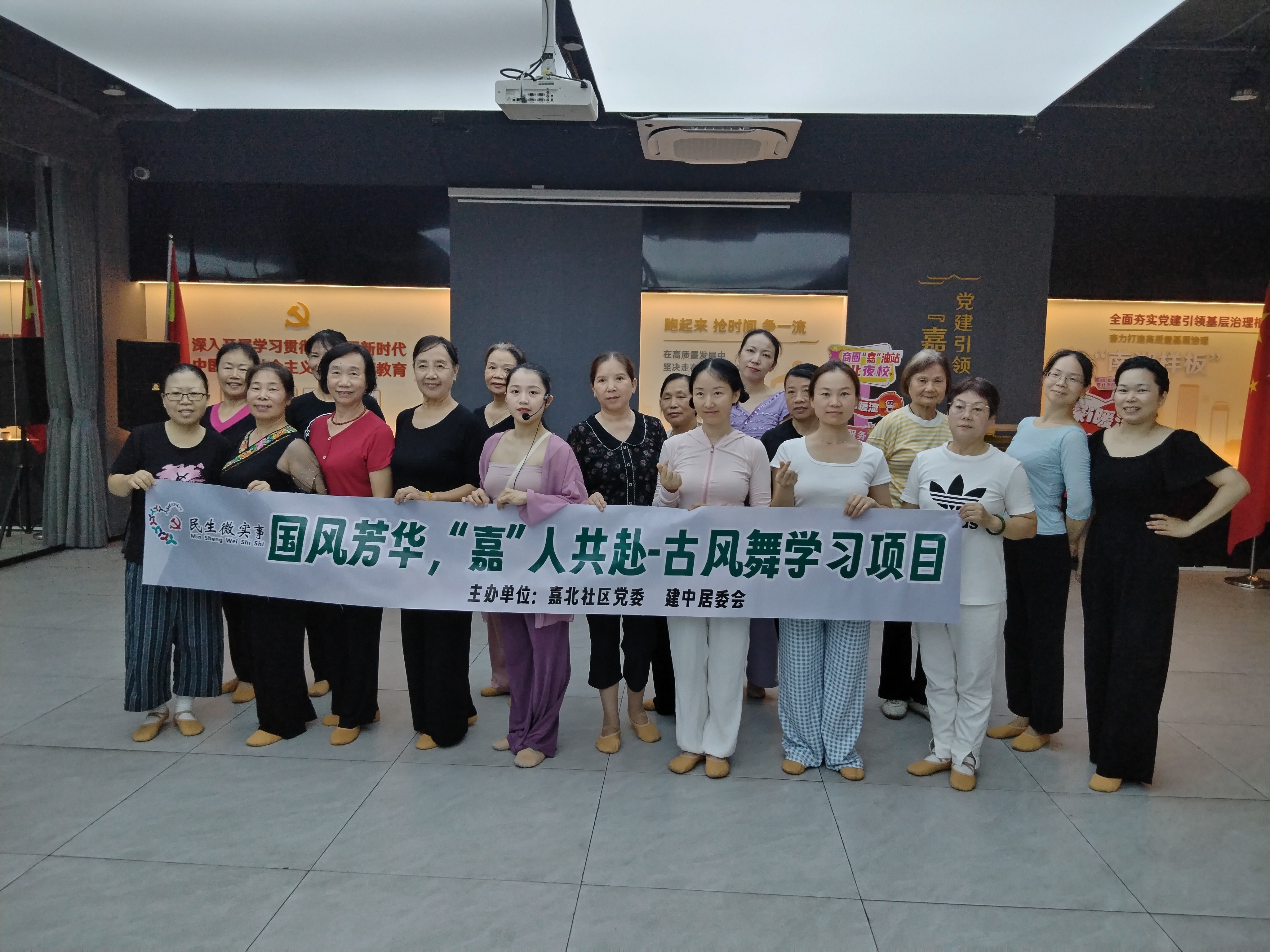 e8a5f8738b944c74f0957033aedcd8b.jpg e8a5f8738b944c74f0957033aedcd8b.jpg