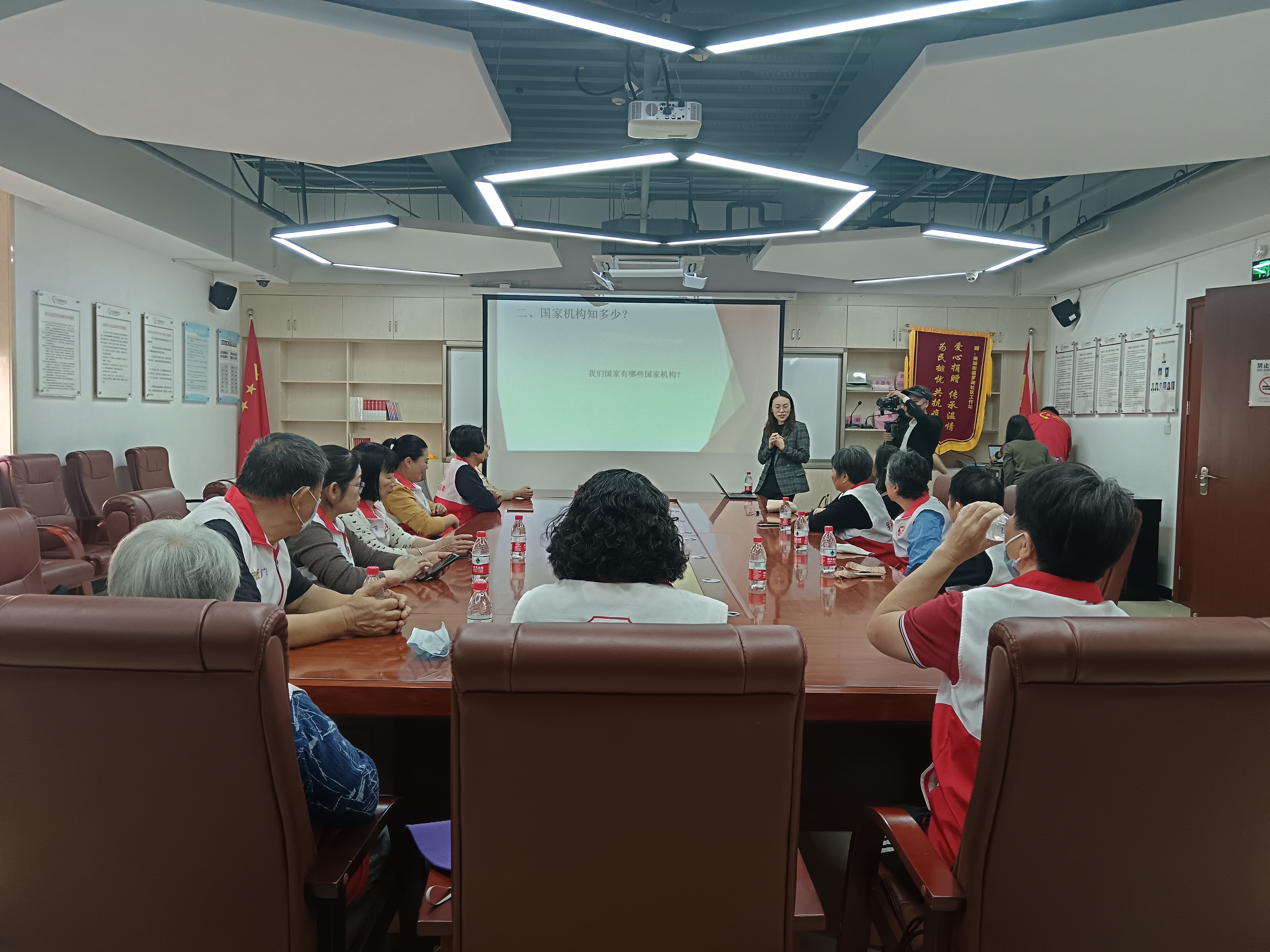 图片 (4).jpg 图片 (4).jpg