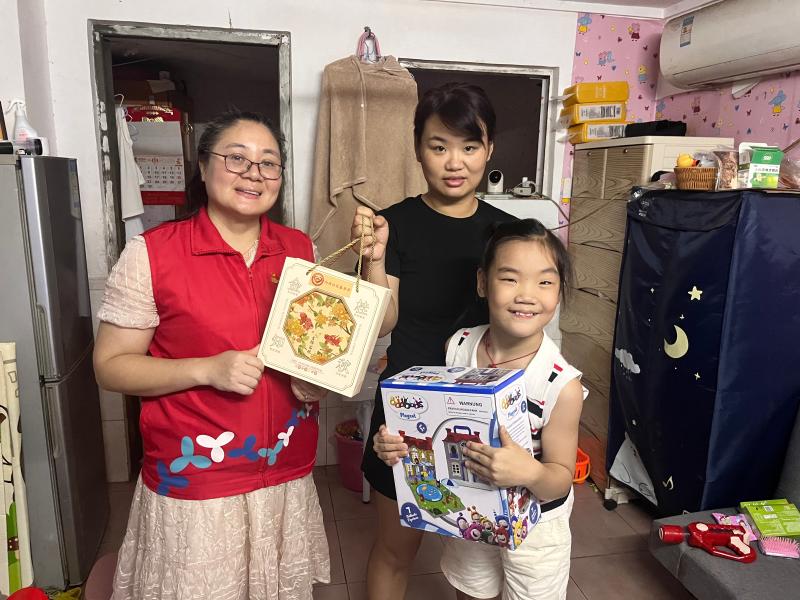 2025年9月26日-罗湖社区妇联慰问刘馨月.jpg