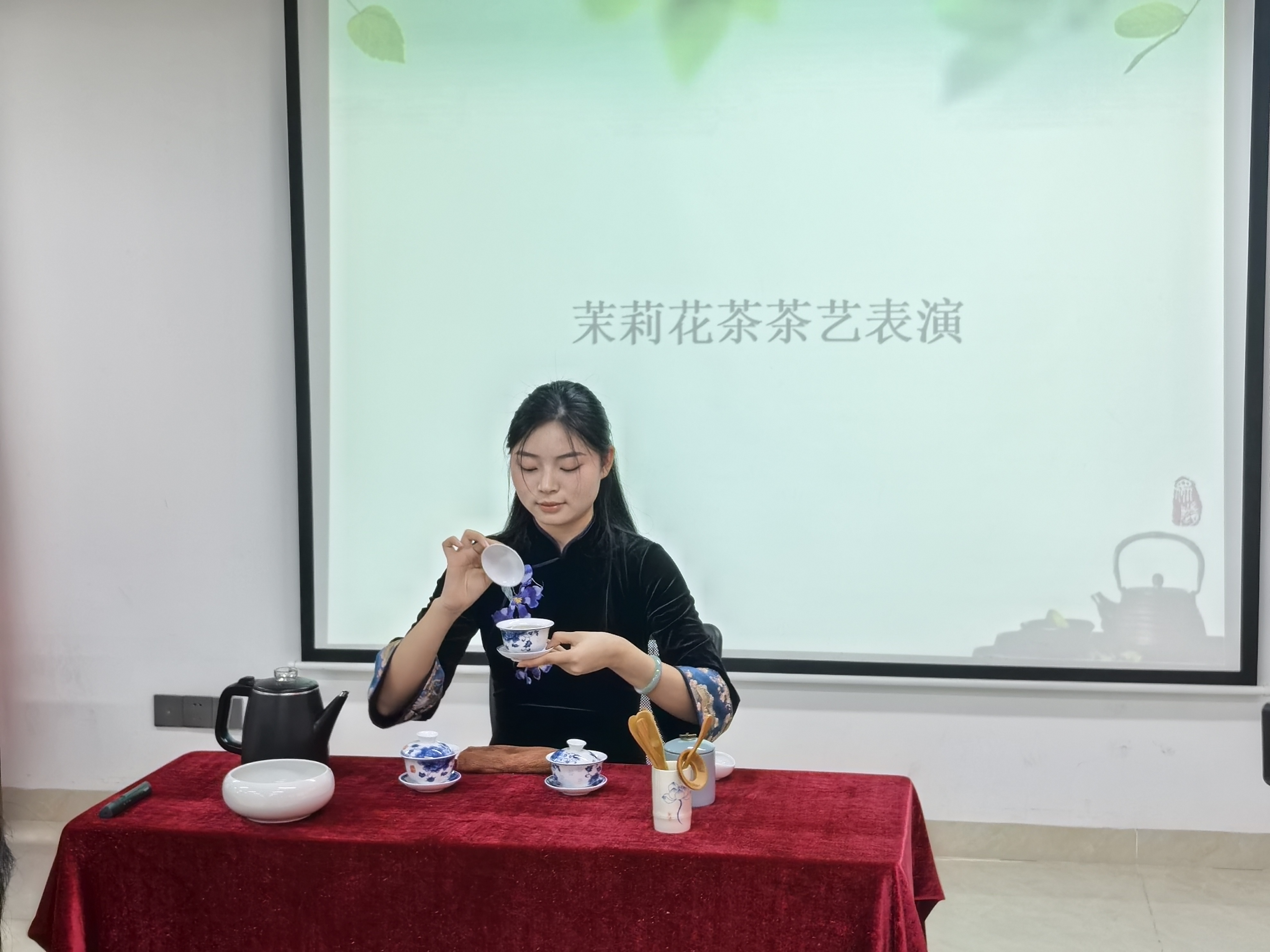 20250102魅力中国茶,文锦社区的茶艺探索之旅 (5).jpg 20250102魅力中国茶,文锦社区的茶艺探索之旅 (5).jpg