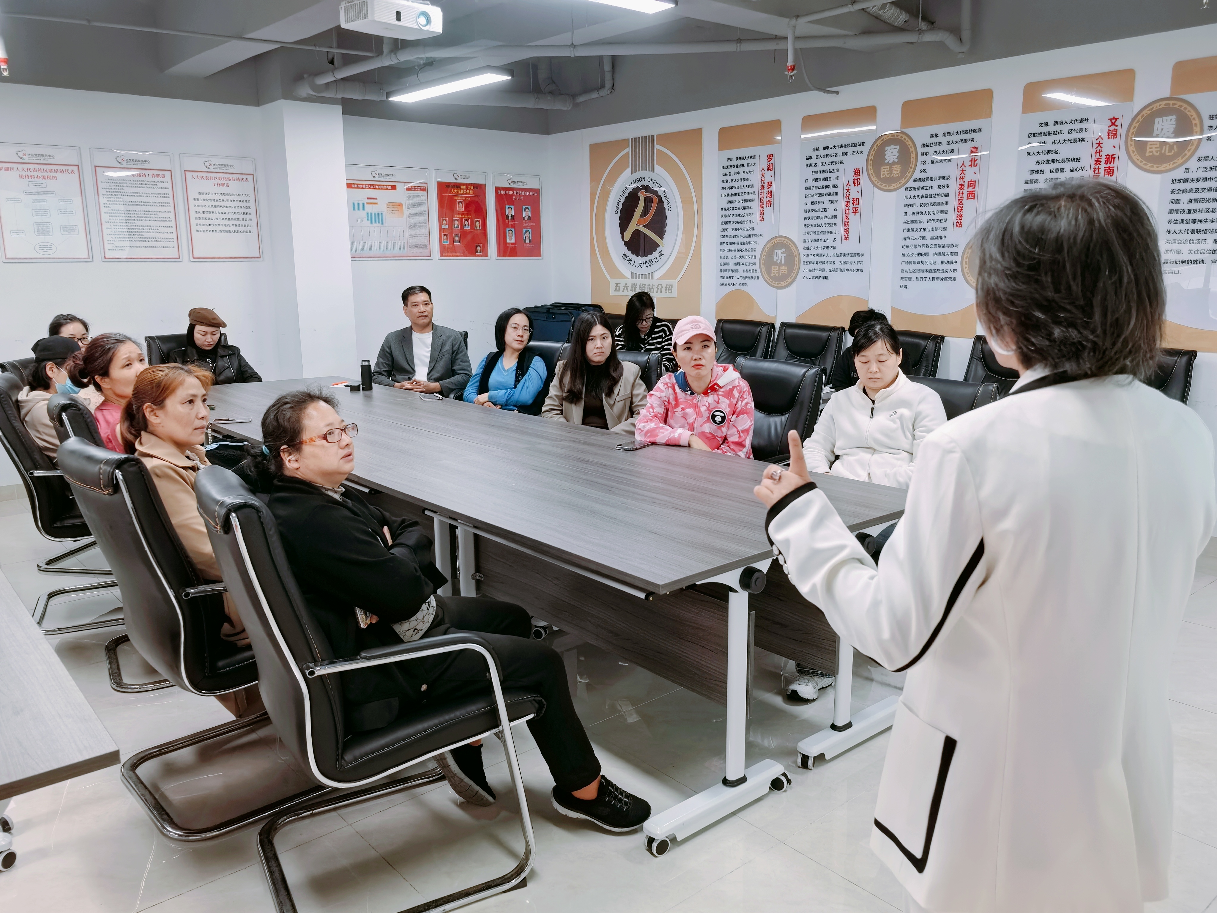 20250218文锦社区新实践：AI赋能家庭教育破局之道 (3).jpg