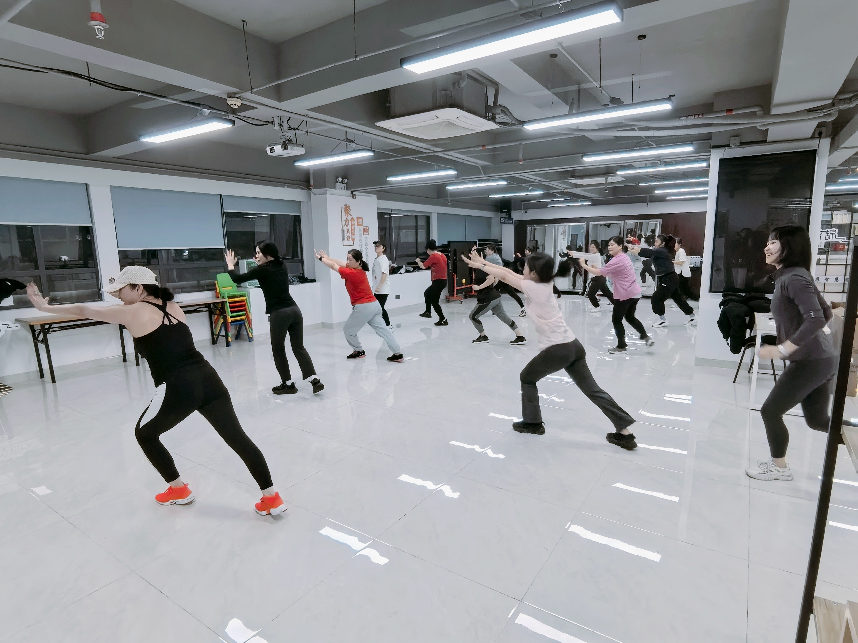 20250217健身操 (4).jpg 20250217健身操 (4).jpg