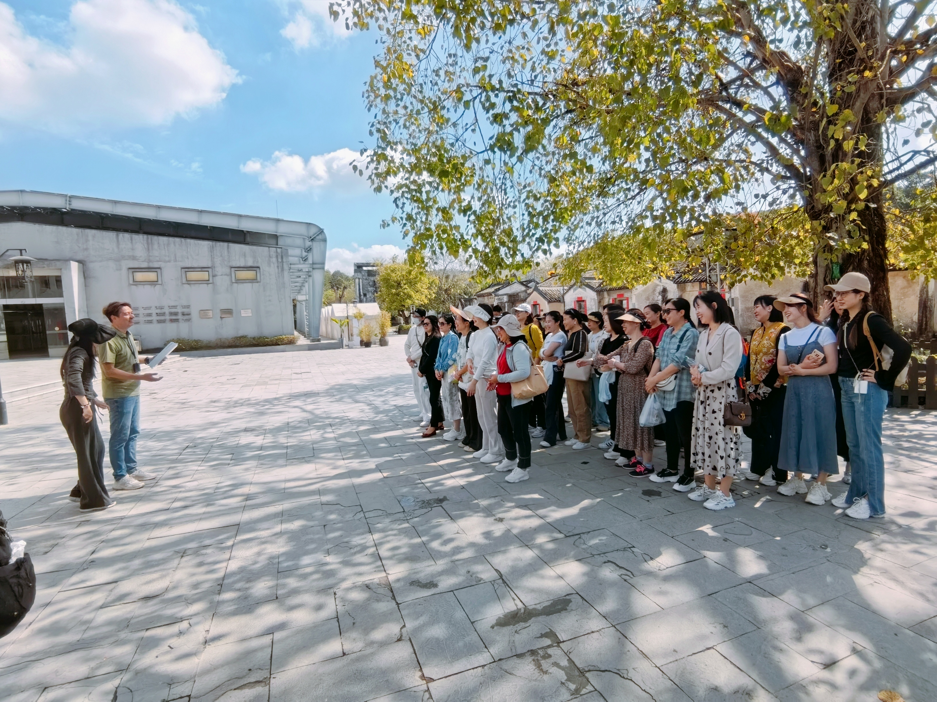 20250313“职”享春日好“丰”景,文锦社区职工畅游版画之乡 (5).jpg 20250313“职”享春日好“丰”景,文锦社区职工畅游版画之乡 (5).jpg