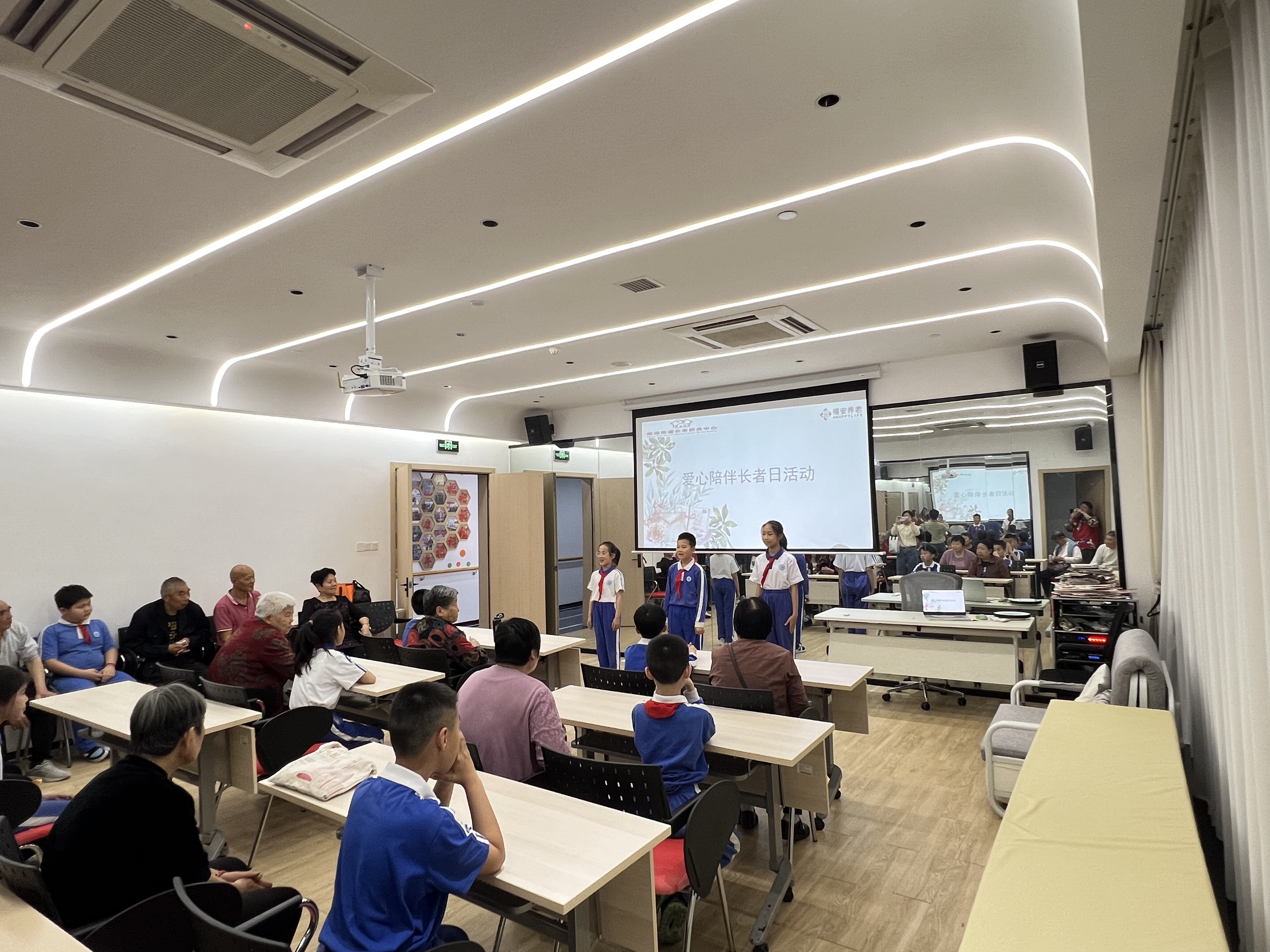 20250325书香传情暖夕阳,校社携手话传承——文锦社区开展爱心陪伴长者活动 (4).jpg 20250325书香传情暖夕阳,校社携手话传承——文锦社区开展爱心陪伴长者活动 (4).jpg