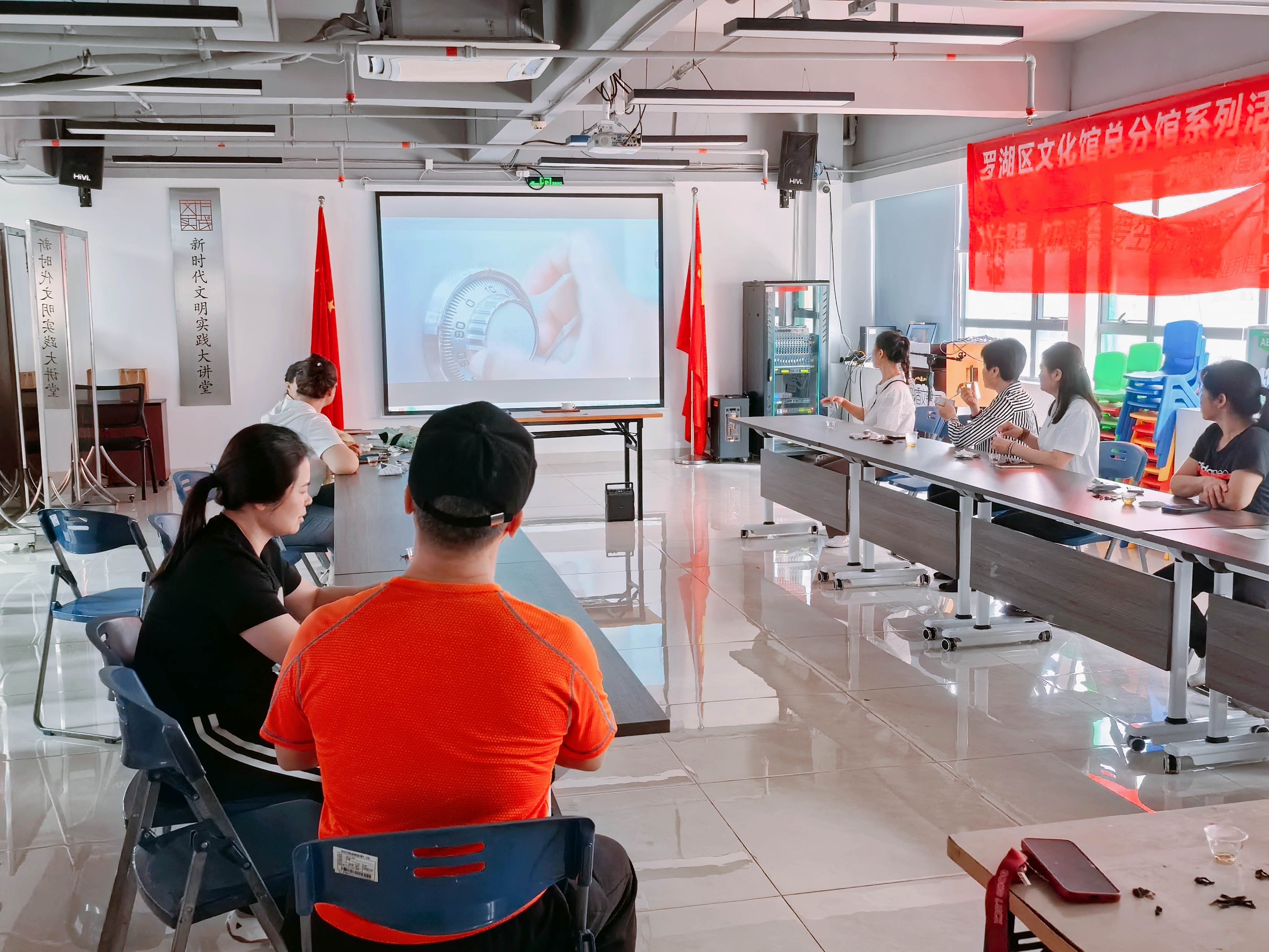 20250411文锦社区开展国家安全教育日主题宣传活动 筑牢全民安全防线 (1).jpg 20250411文锦社区开展国家安全教育日主题宣传活动 筑牢全民安全防线 (1).jpg