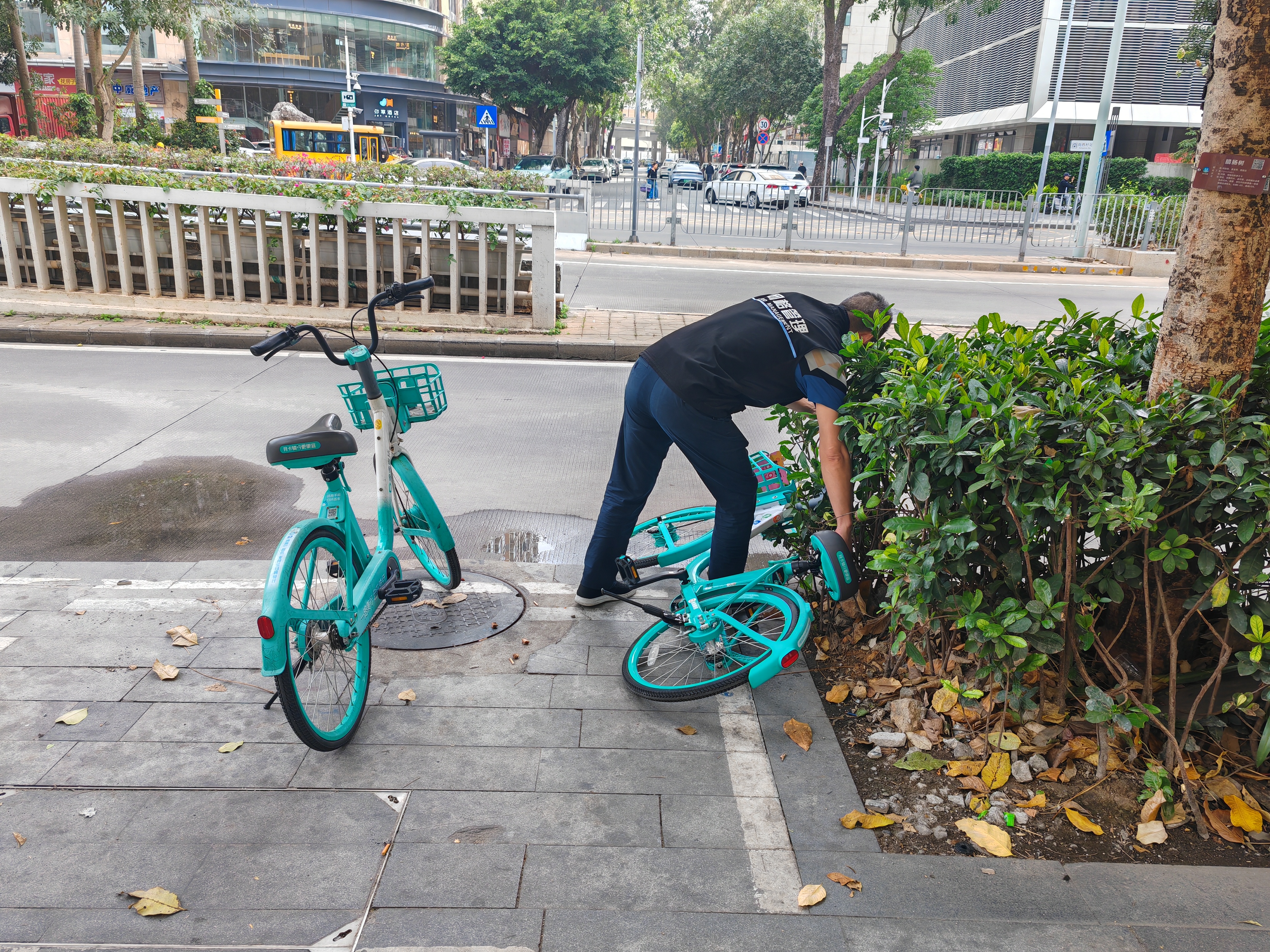 20250414文锦社区开展电动车停放治理行动,携手共建文明出行新风貌 (2).jpg 20250414文锦社区开展电动车停放治理行动,携手共建文明出行新风貌 (2).jpg