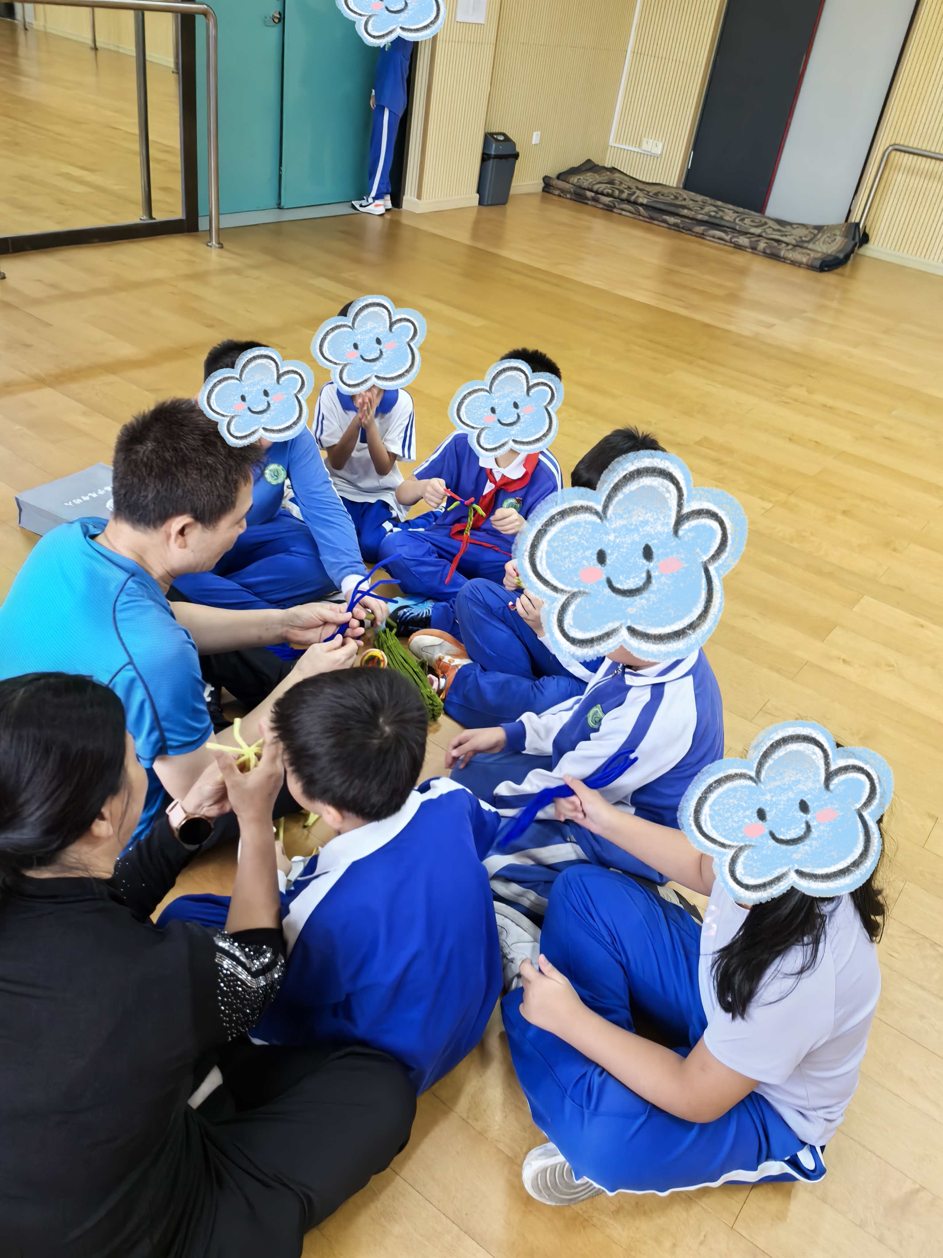 微信图片_20251125153259_881_270.jpg 微信图片_20251125153259_881_270.jpg