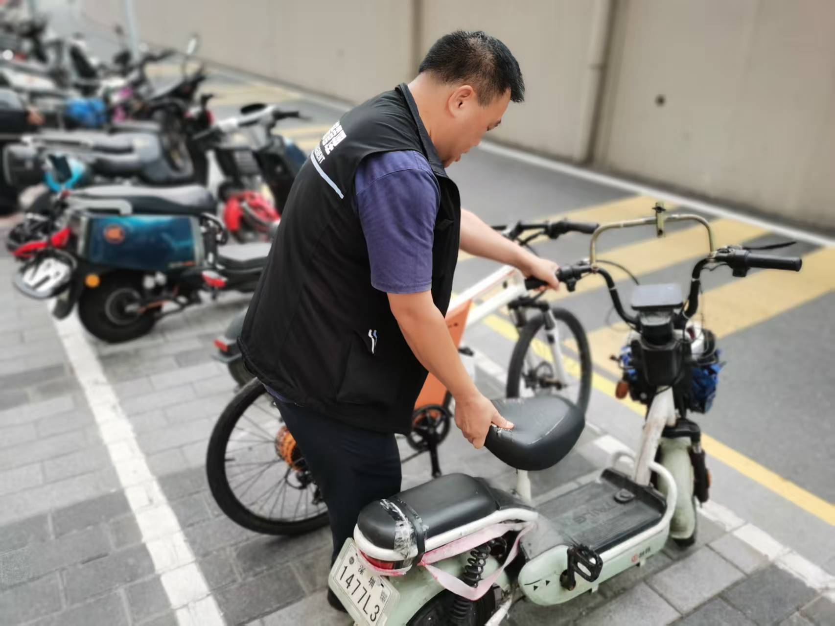 电单车整治行动 (2).jpg 电单车整治行动 (2).jpg